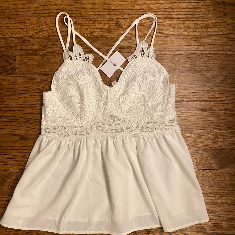 WILLOW & ROOT WHITE TOP